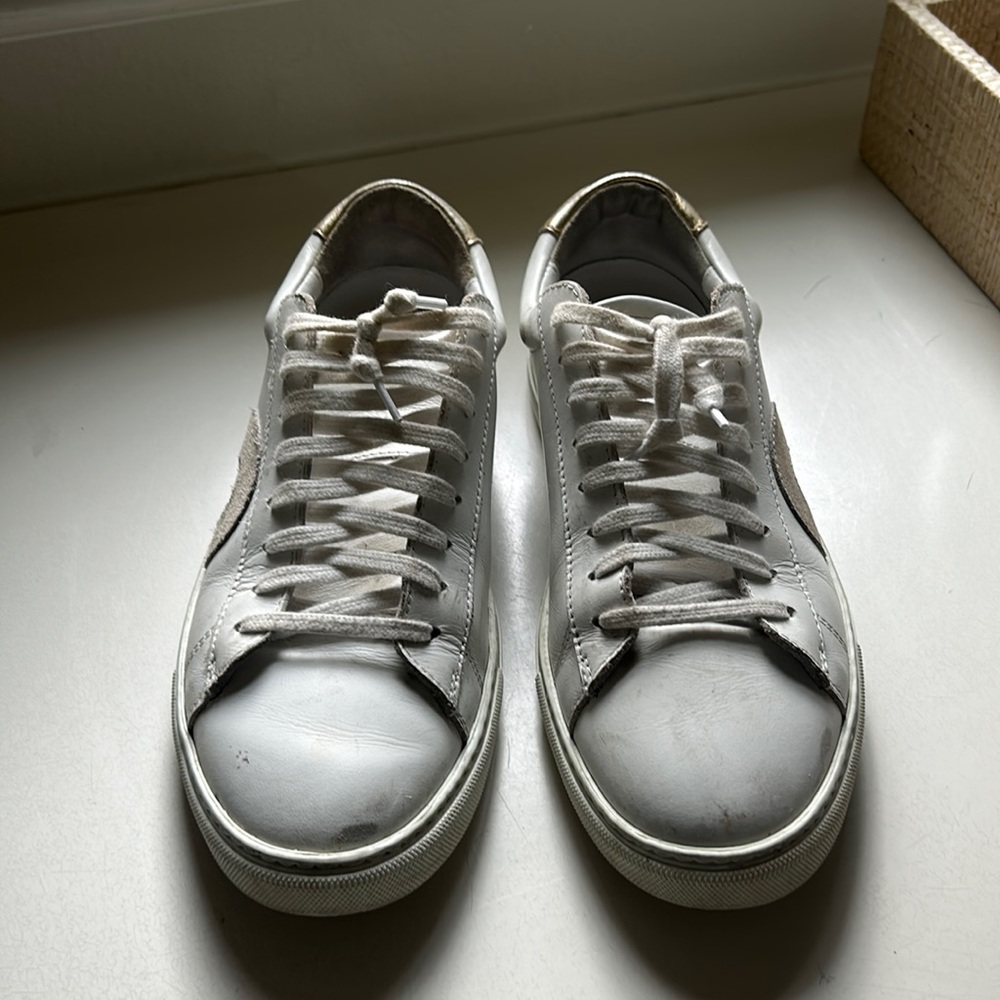 Oliver Cabell EUC Women’s size 37 size 7 Low 1
White with Gold accent